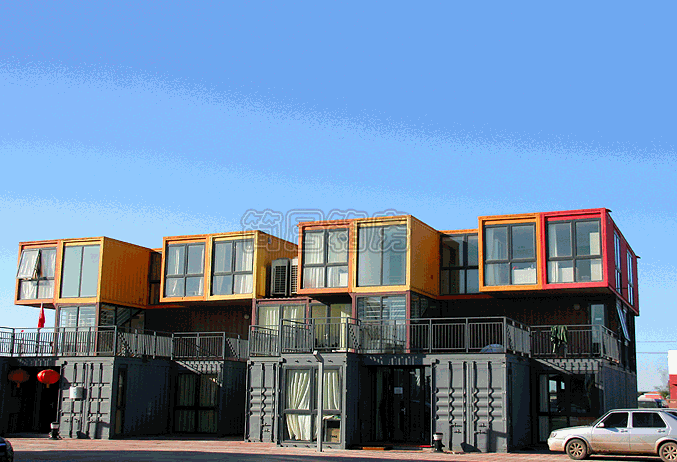 集(ji)裝箱民(min)宿