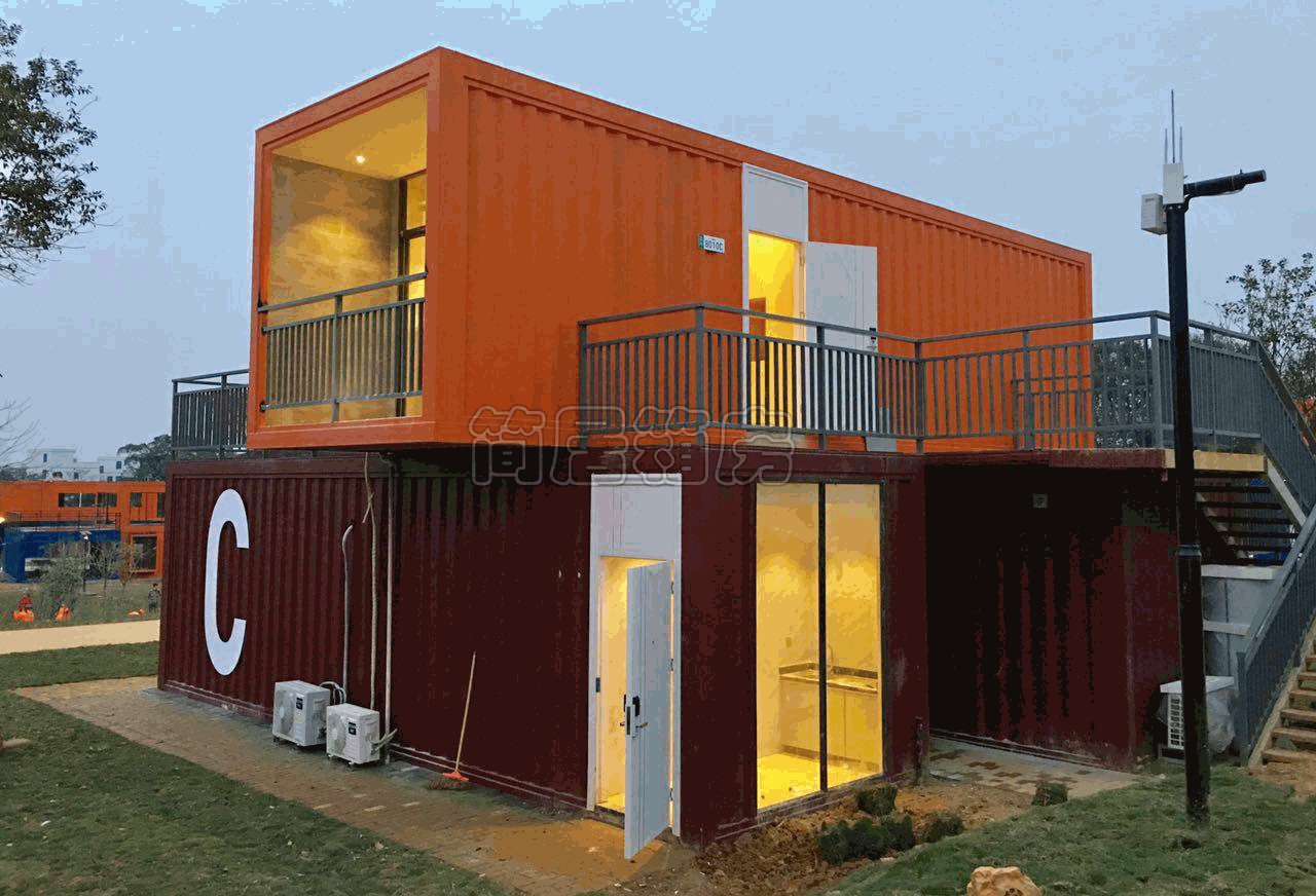 集(ji)裝(zhuang)箱(xiang)民宿(su)