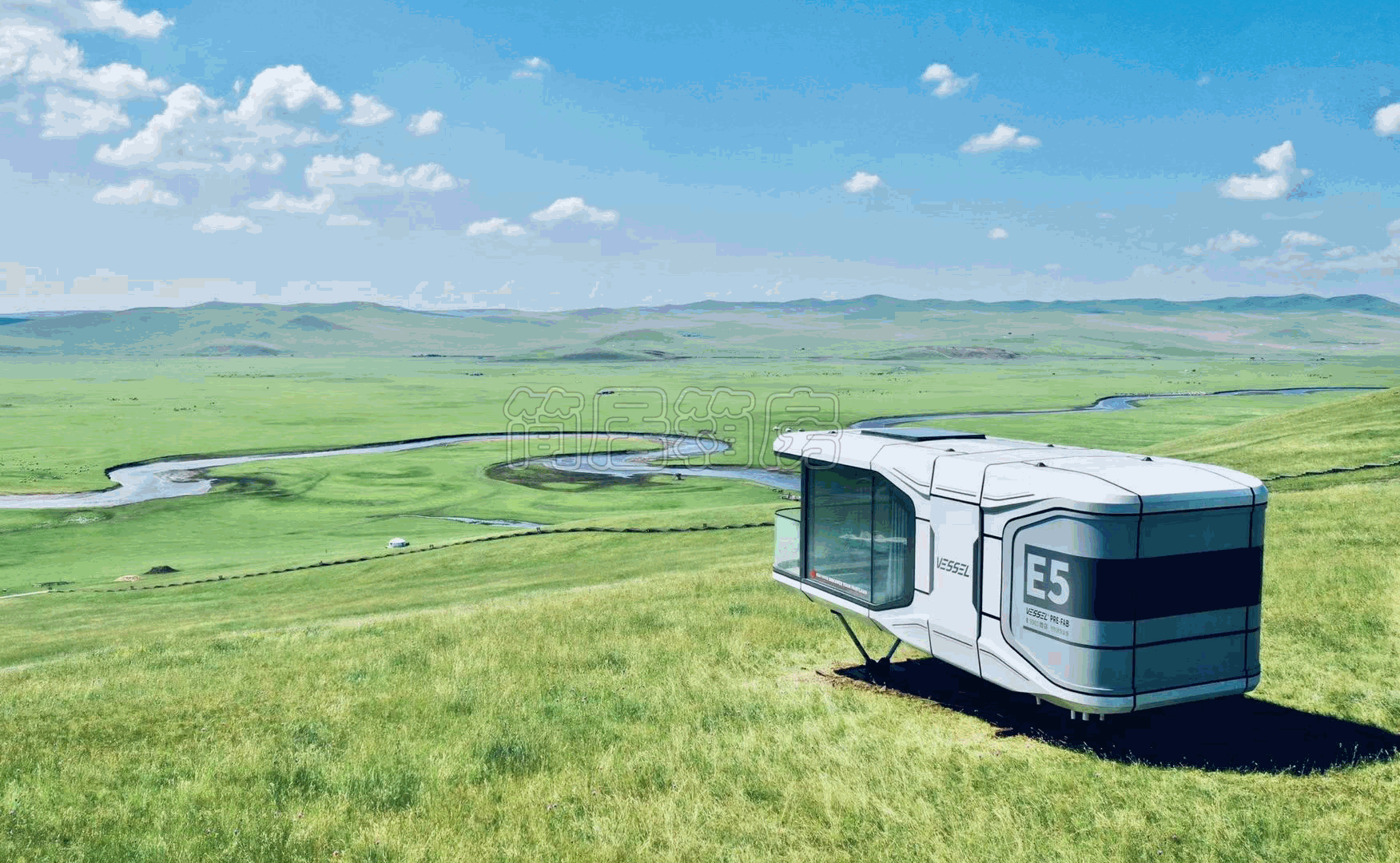 太(tai)空艙(cang)